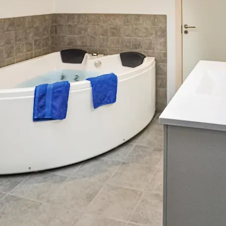 Awesome Home In Sydals With Kitchen בית נופש *